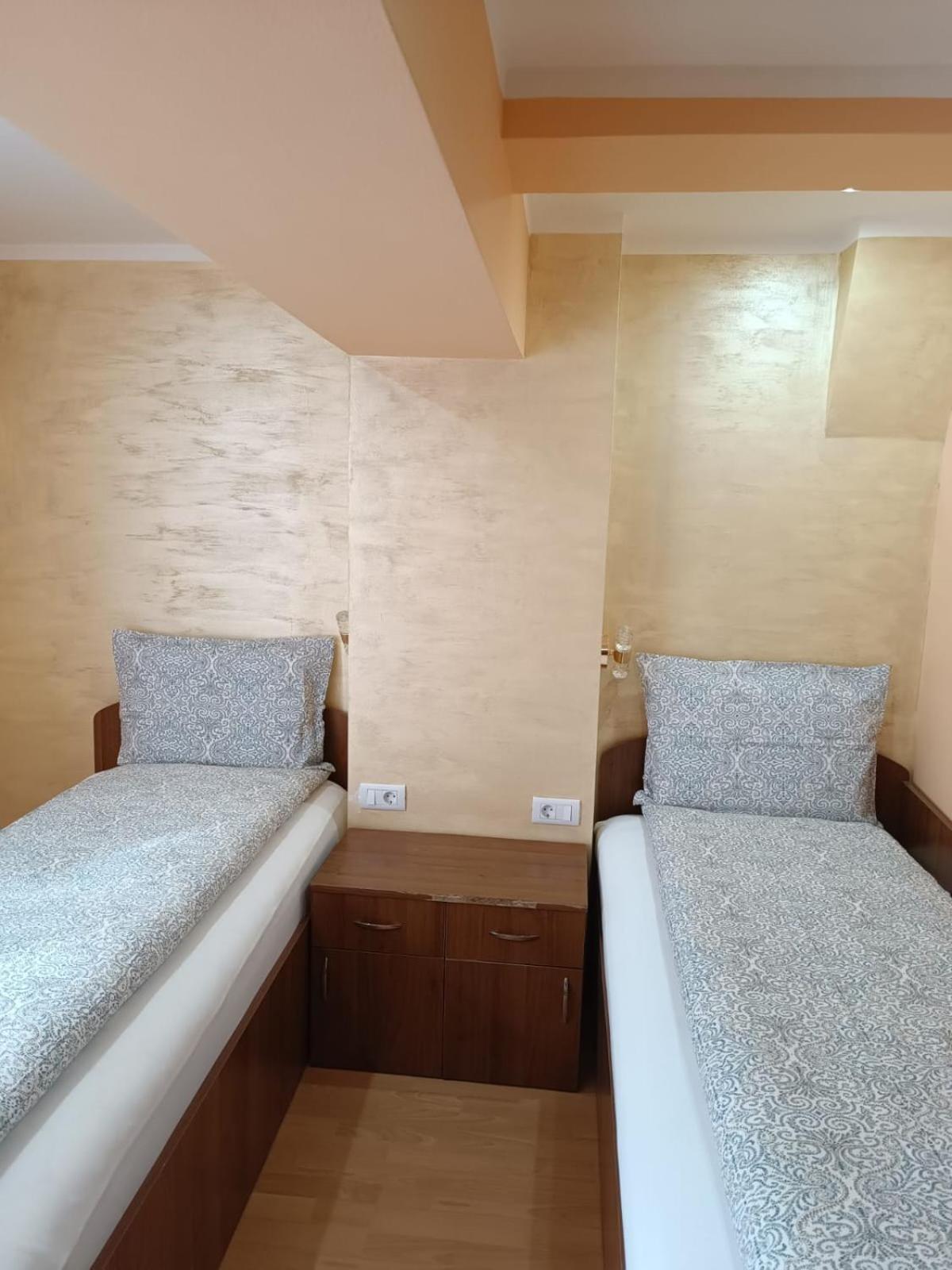 Casa Heidi Hotel Тимишоара Стая снимка