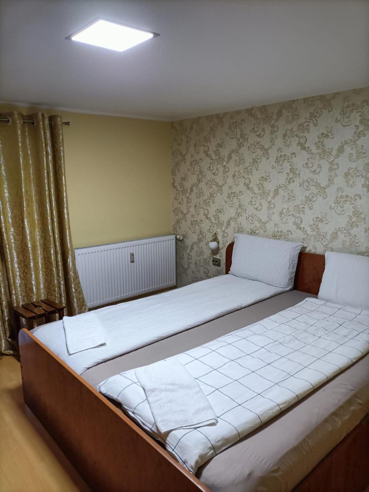 Casa Heidi Hotel Тимишоара Стая снимка